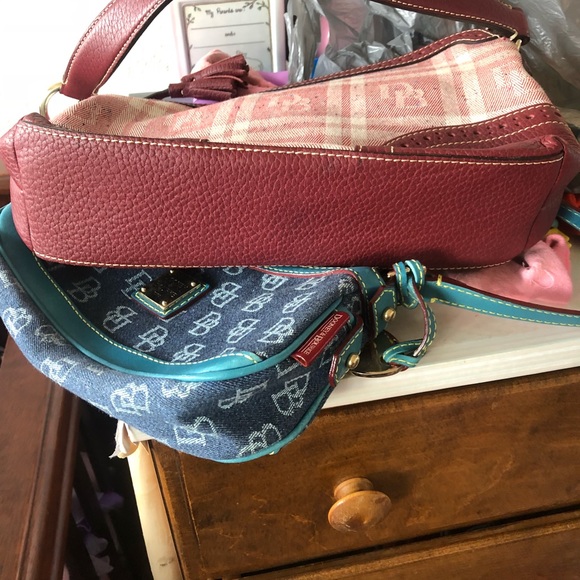 Dooney bourke purse - Picture 3 of 3